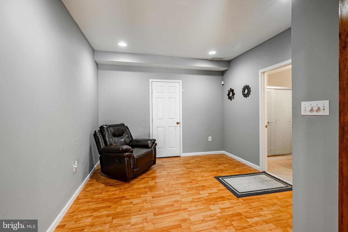 107 Luzak Street photo 47