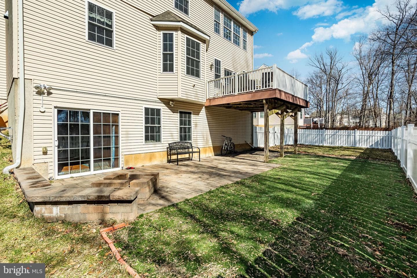107 Luzak Street photo 58