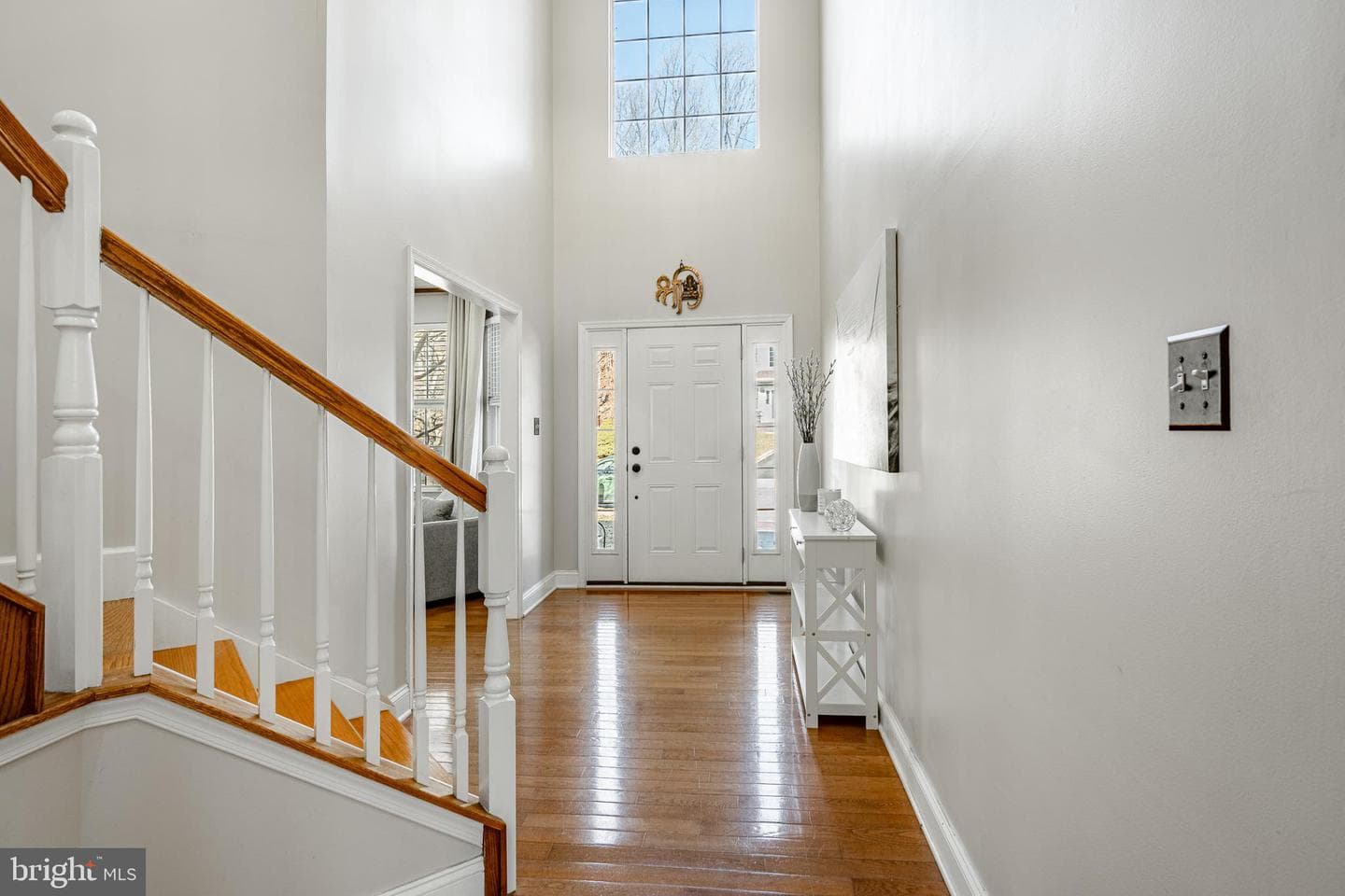 107 Luzak Street photo 8