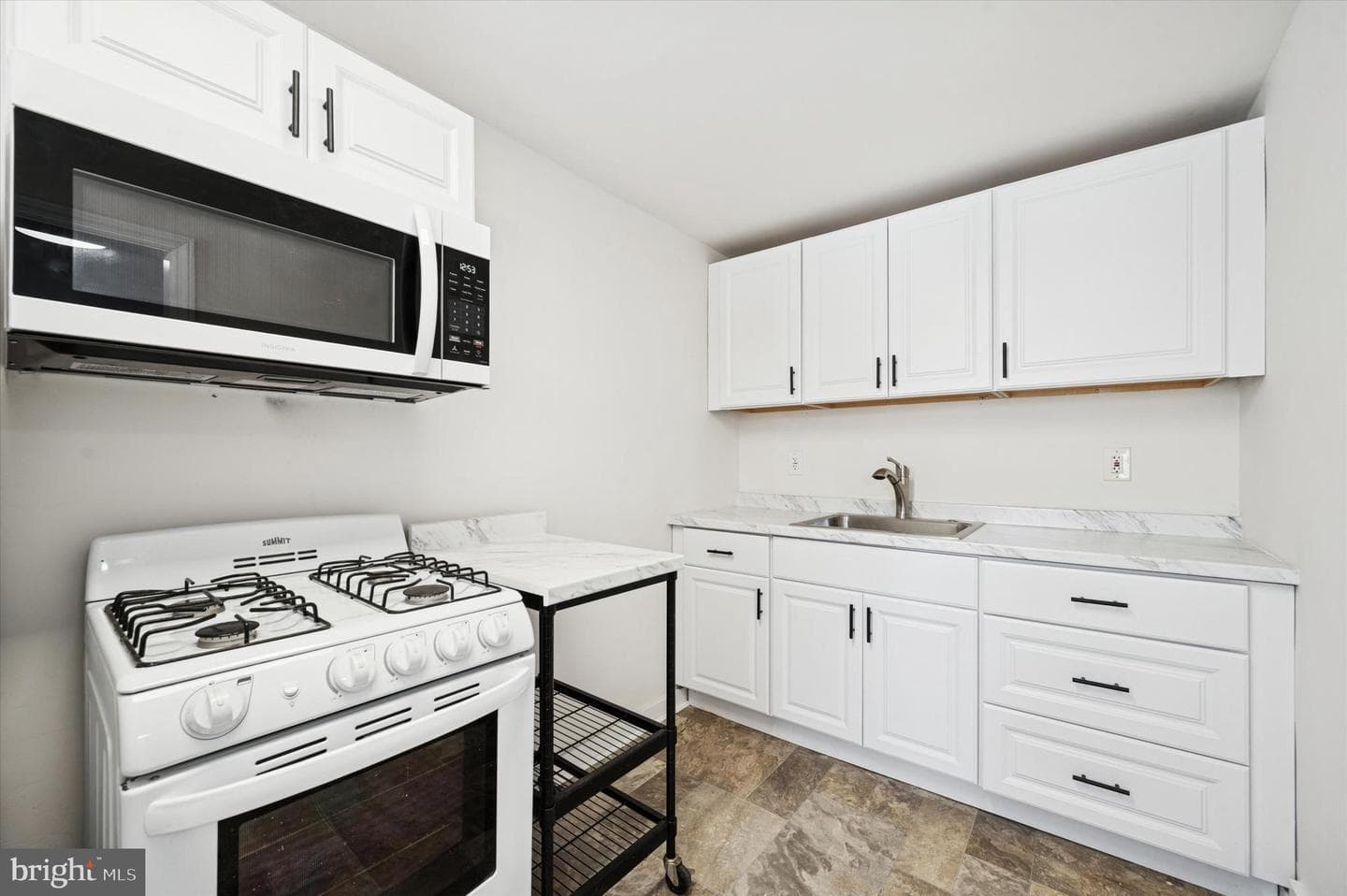 225 N Bishop photo 12