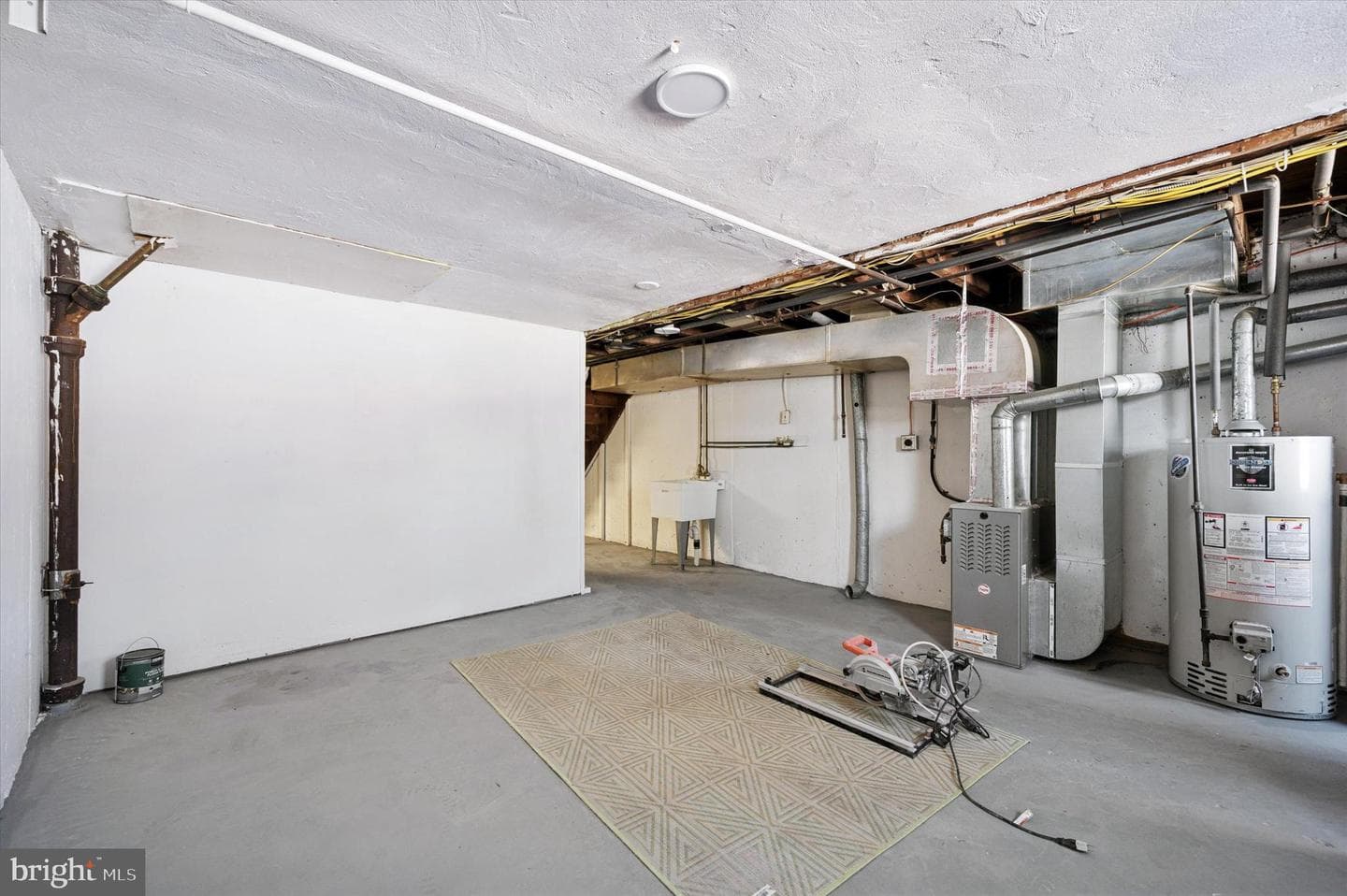 225 N Bishop photo 23