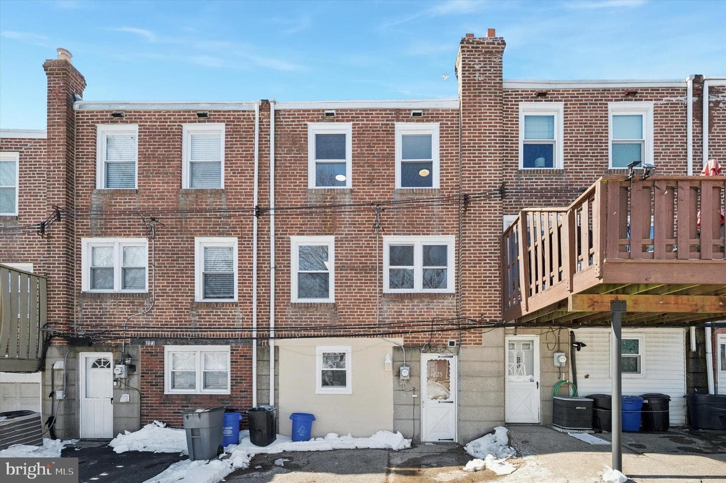 225 N Bishop photo 24