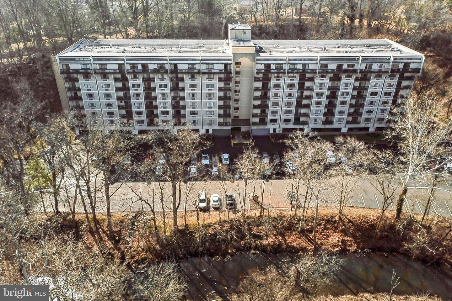 800 Avondale #6j