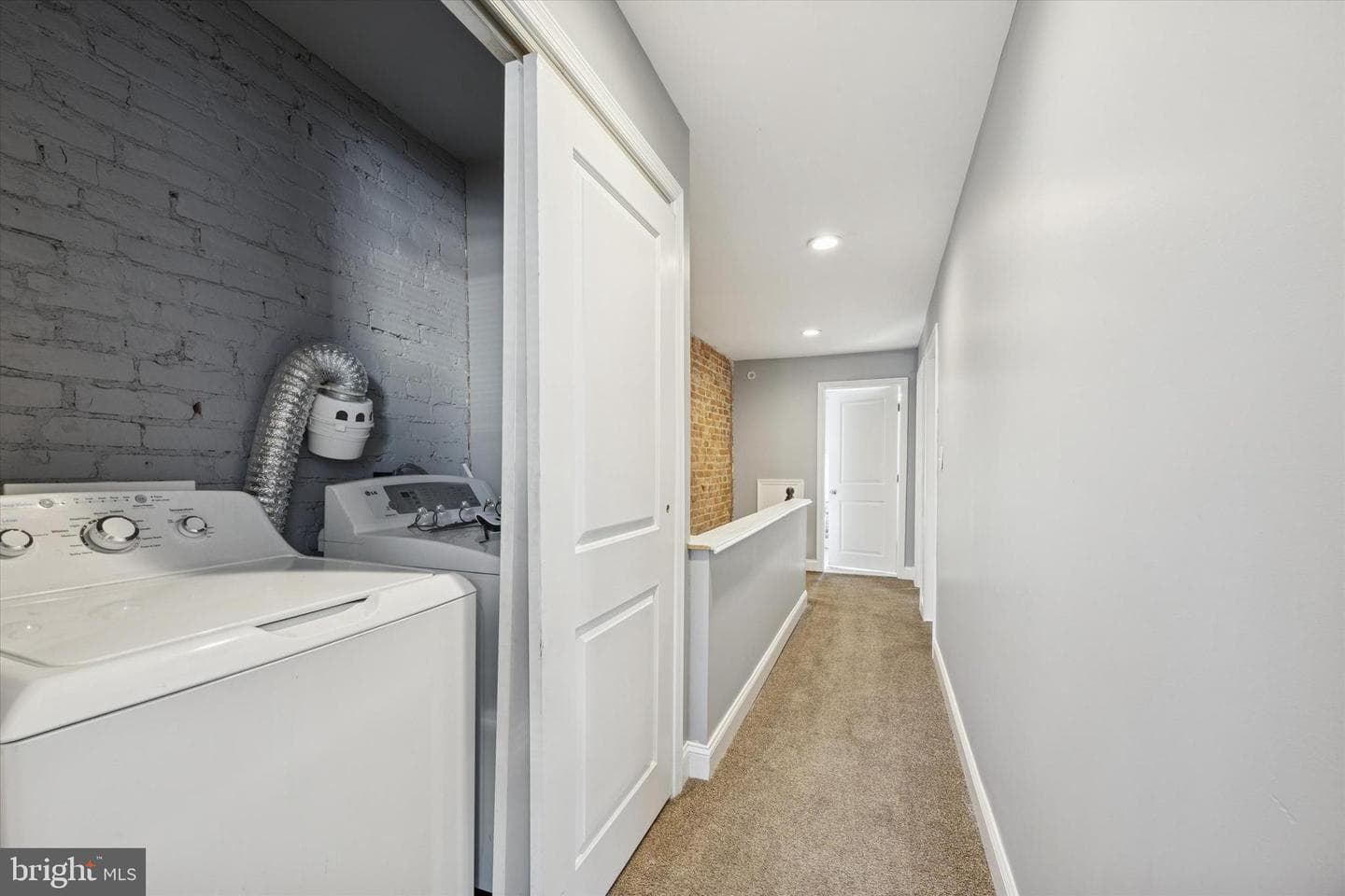 121 N Front Street photo 25