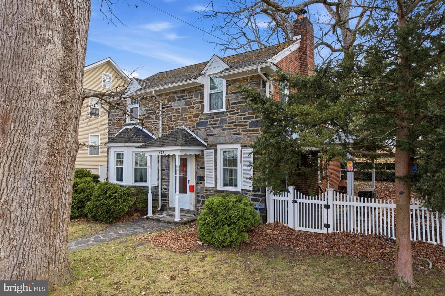 825 N Jackson Street photo 3