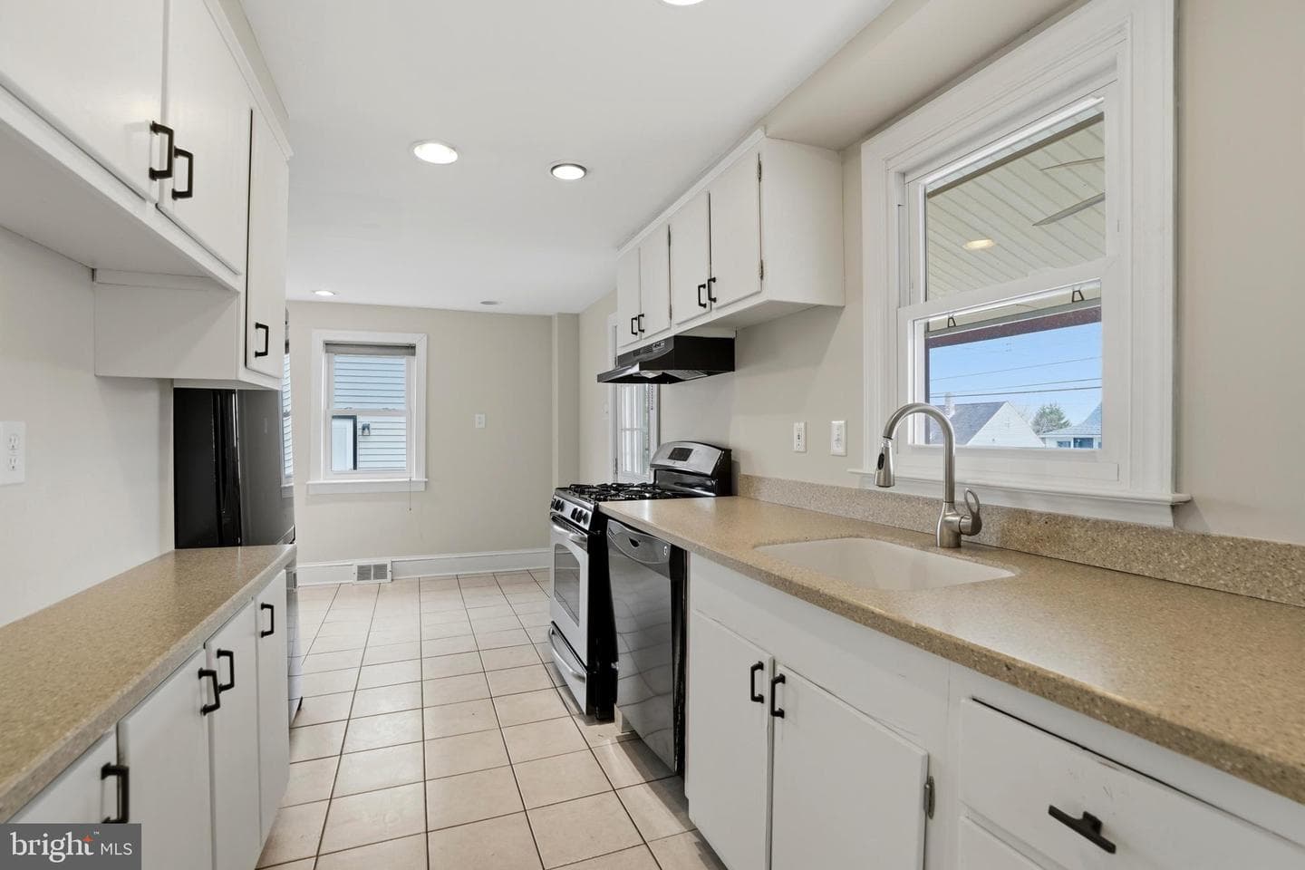 78 Seward Lane photo 9