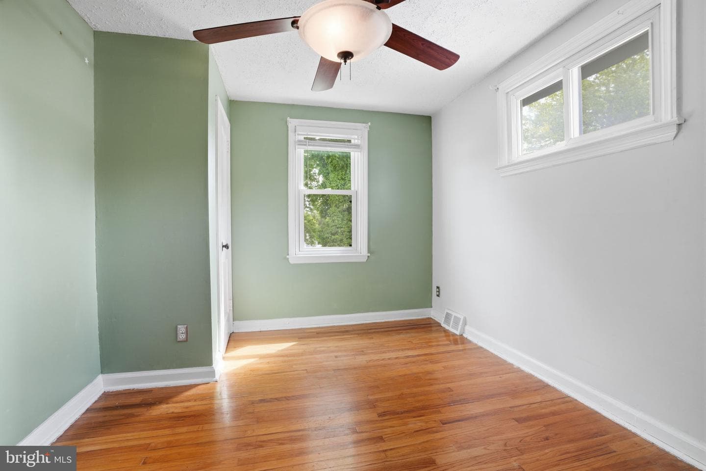 109 W Ridley Avenue photo 16