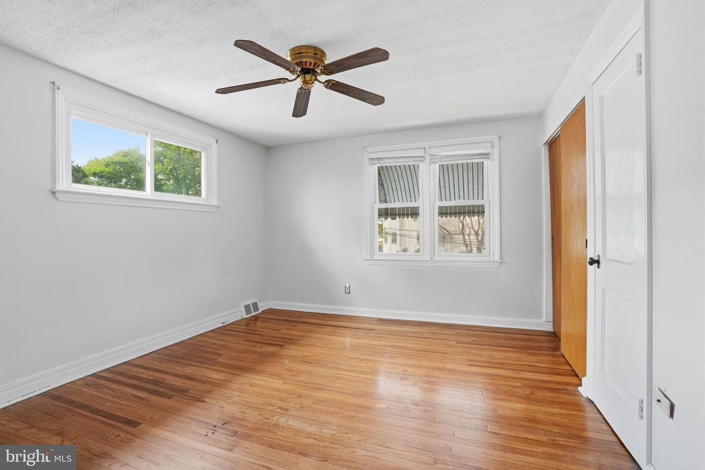 109 W Ridley Avenue photo 17