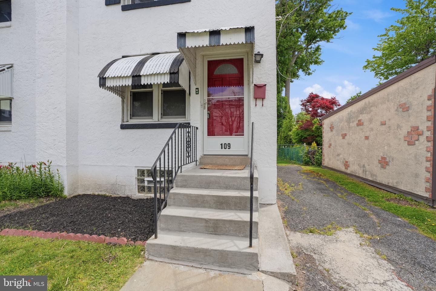 109 W Ridley Avenue photo 3