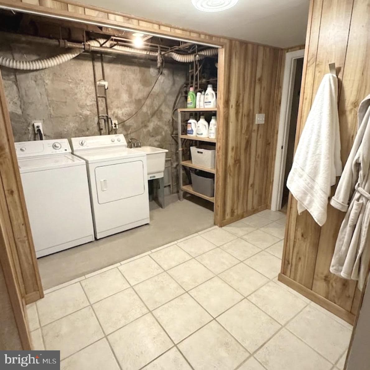 306 S Carol Boulevard photo 23
