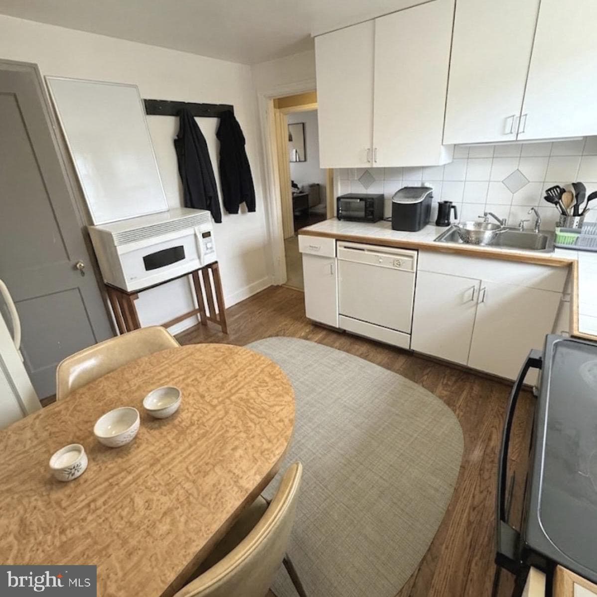 306 S Carol Boulevard photo 38