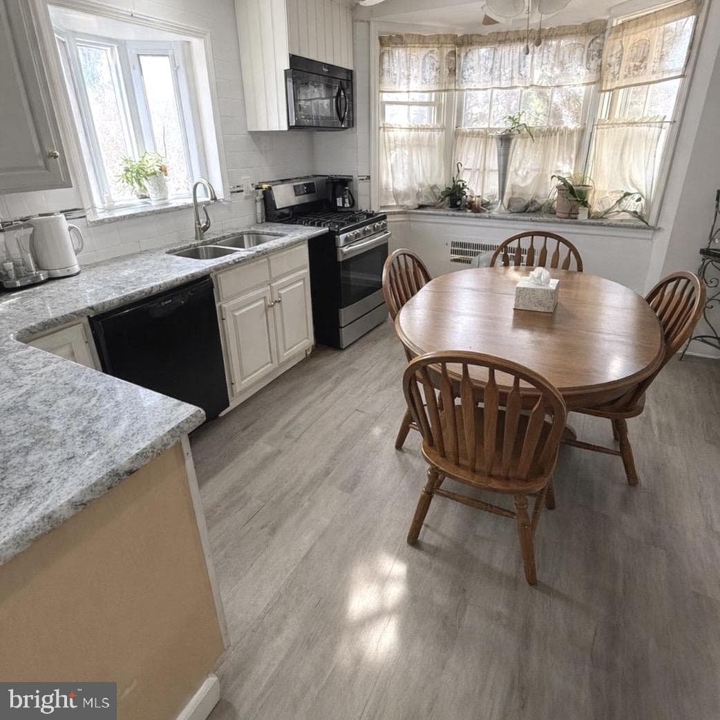 306 S Carol Boulevard photo 9