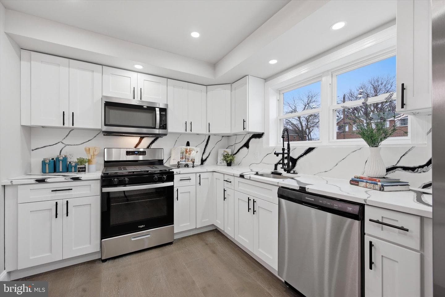 1519 Forrester Ave photo 4