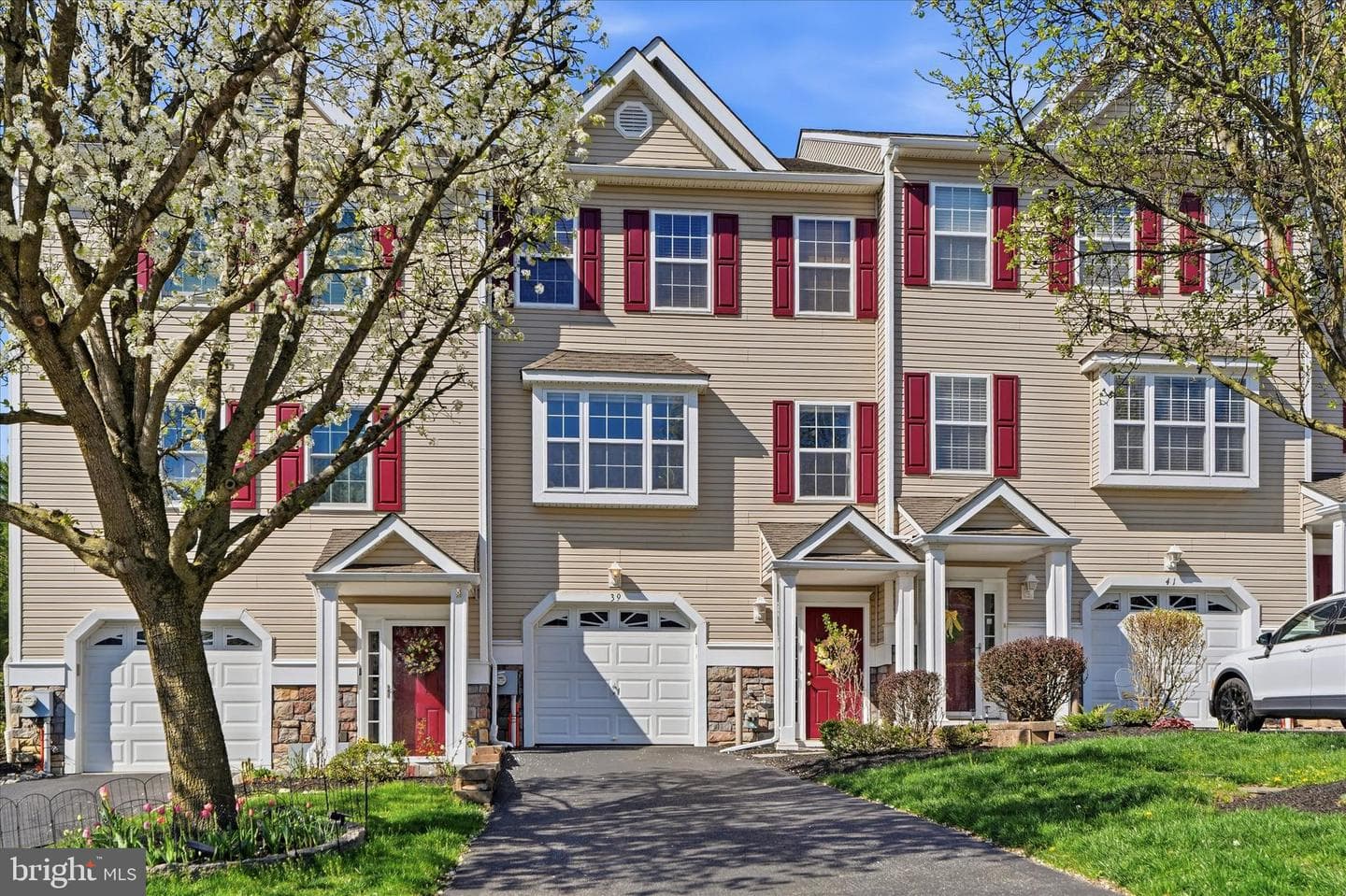 39 Hoag Lane