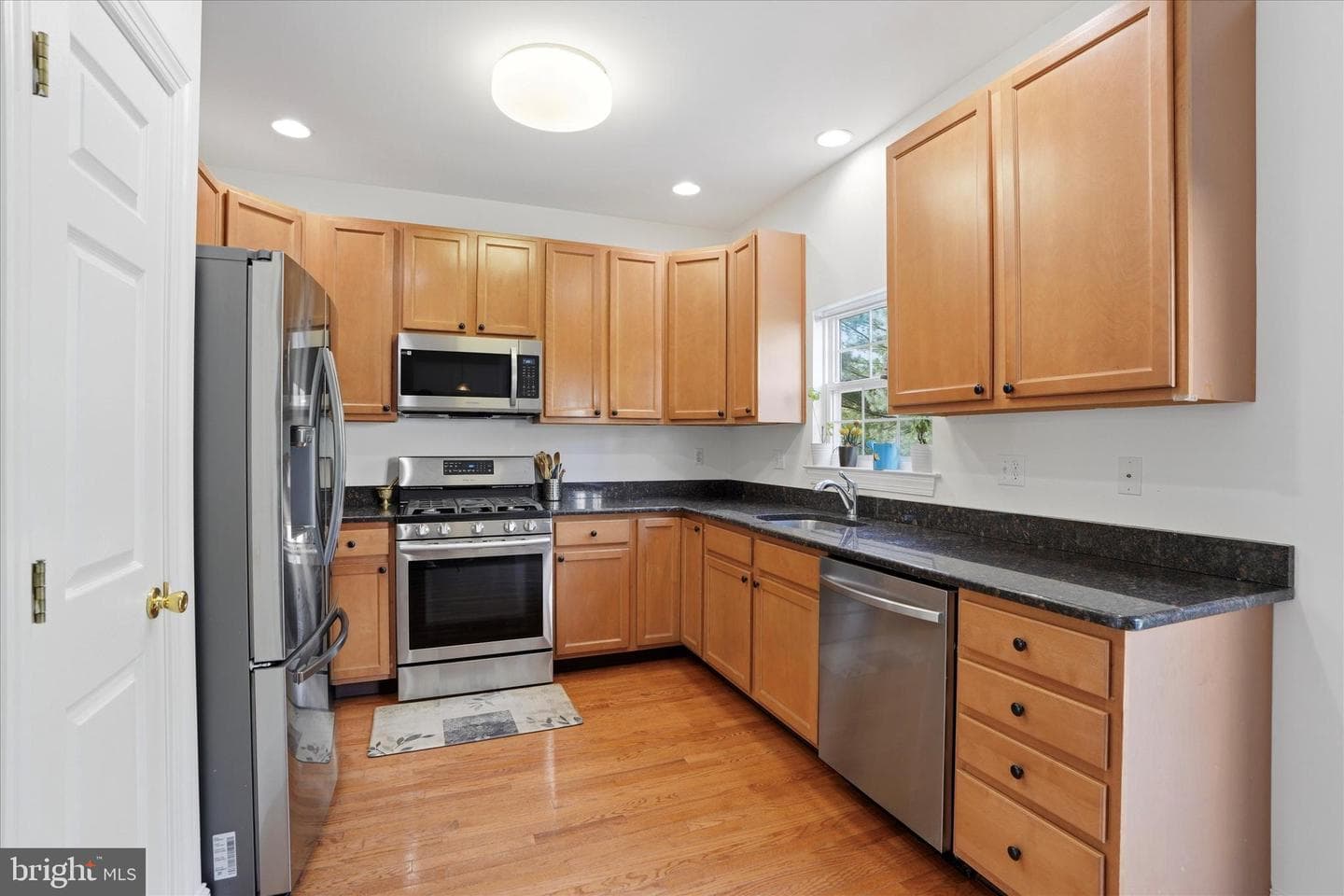 39 Hoag Lane photo 7