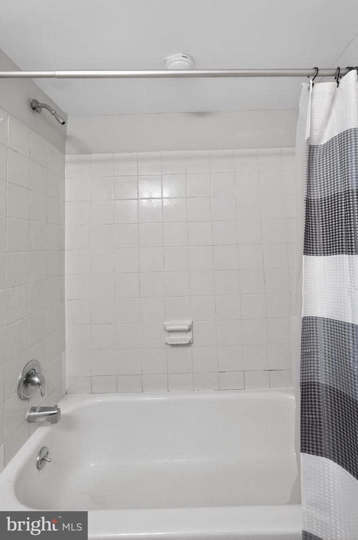 364 Saybrook Lane photo 13