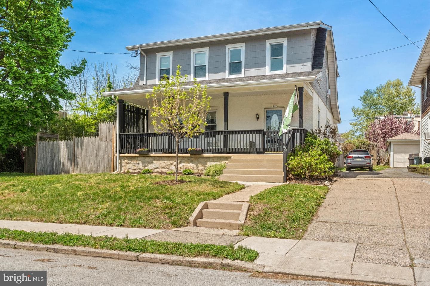 211 Drexel Avenue photo 2