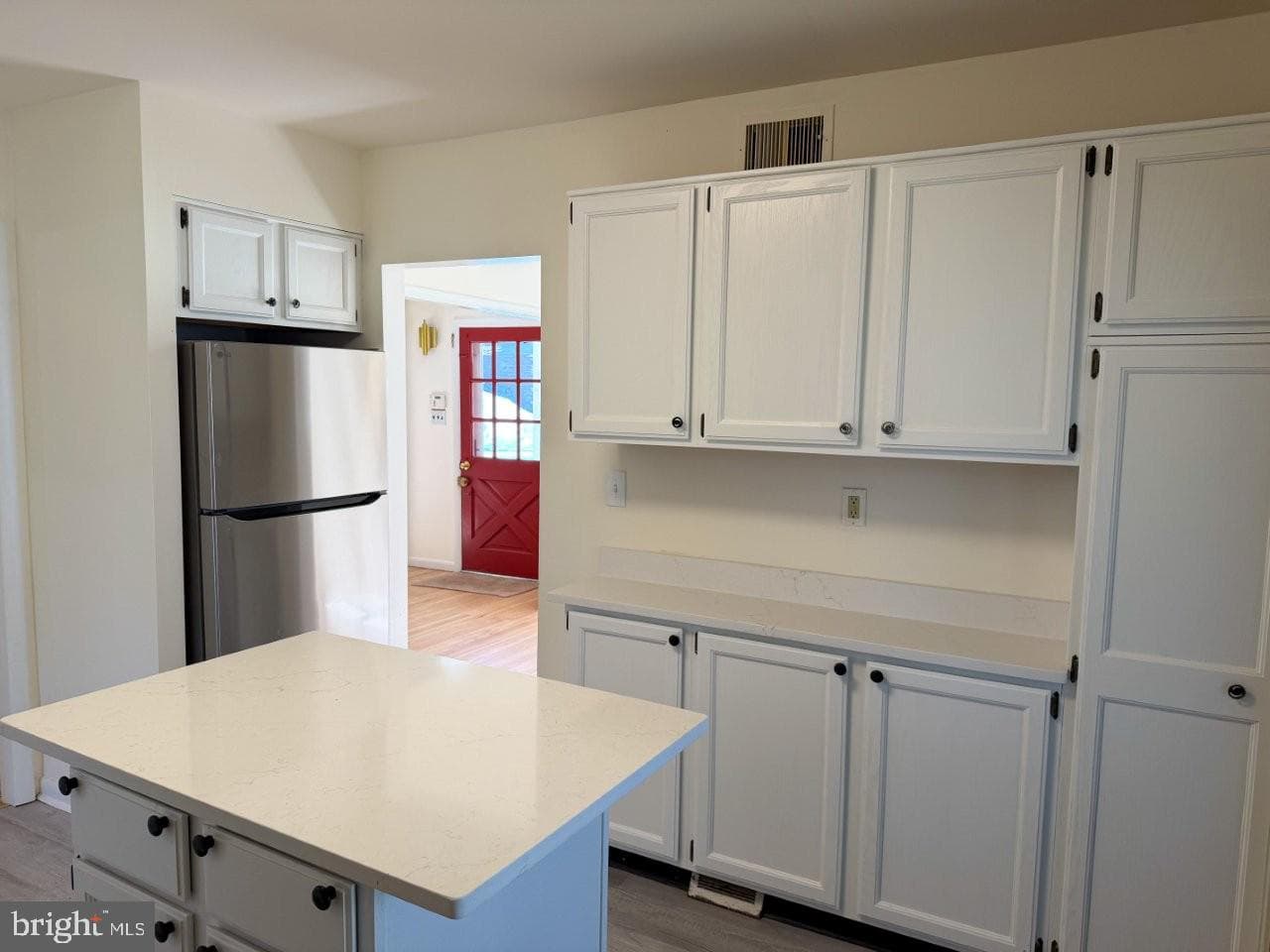 637 N Bishop Avenue photo 8