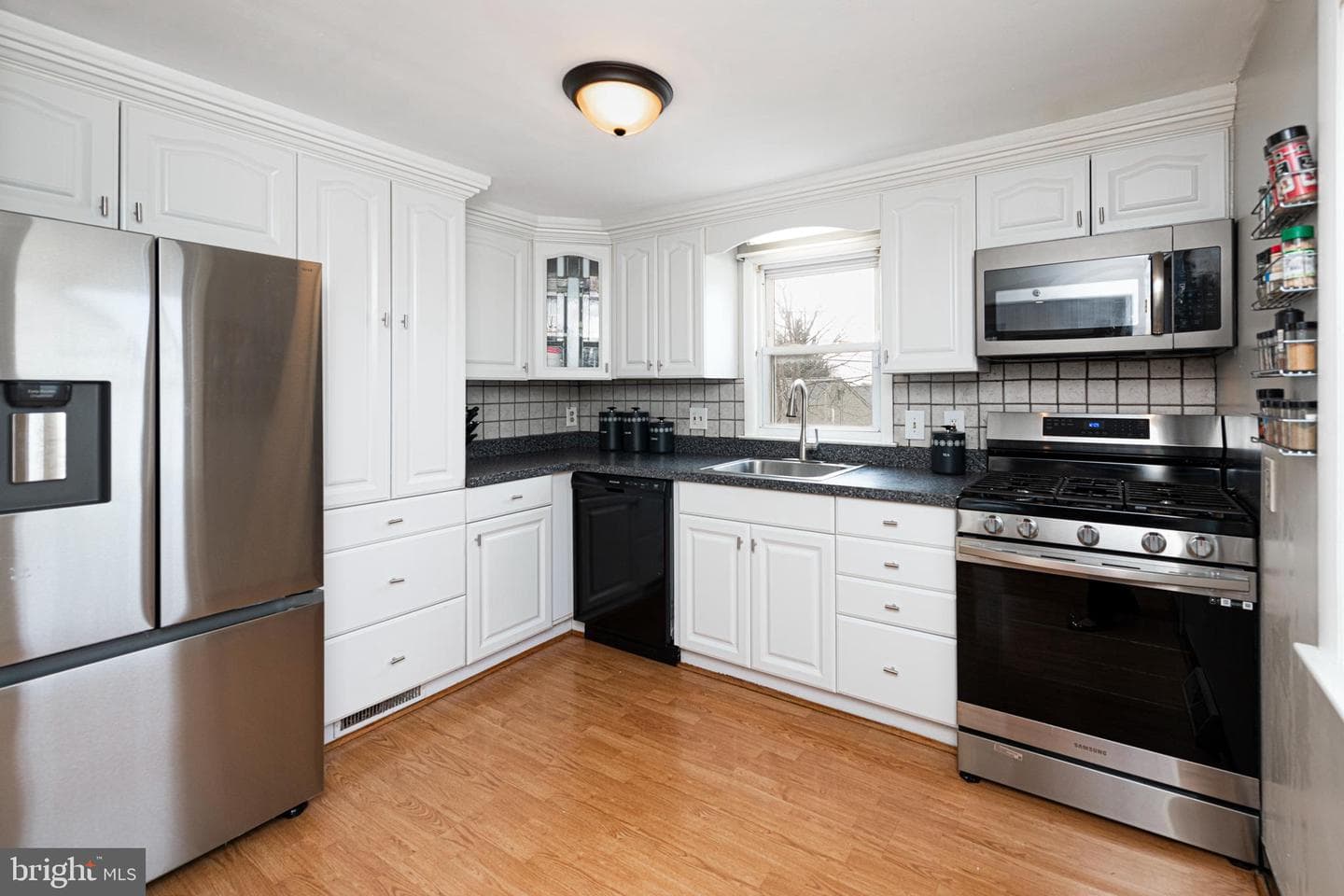 2015 Dutton Mill Road photo 6