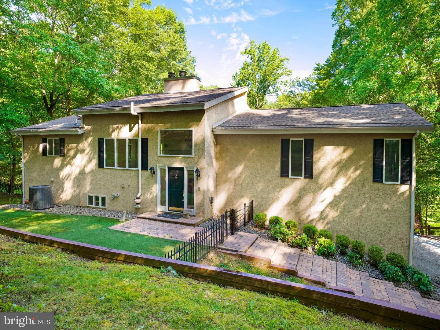3300 Sawmill Road photo 32