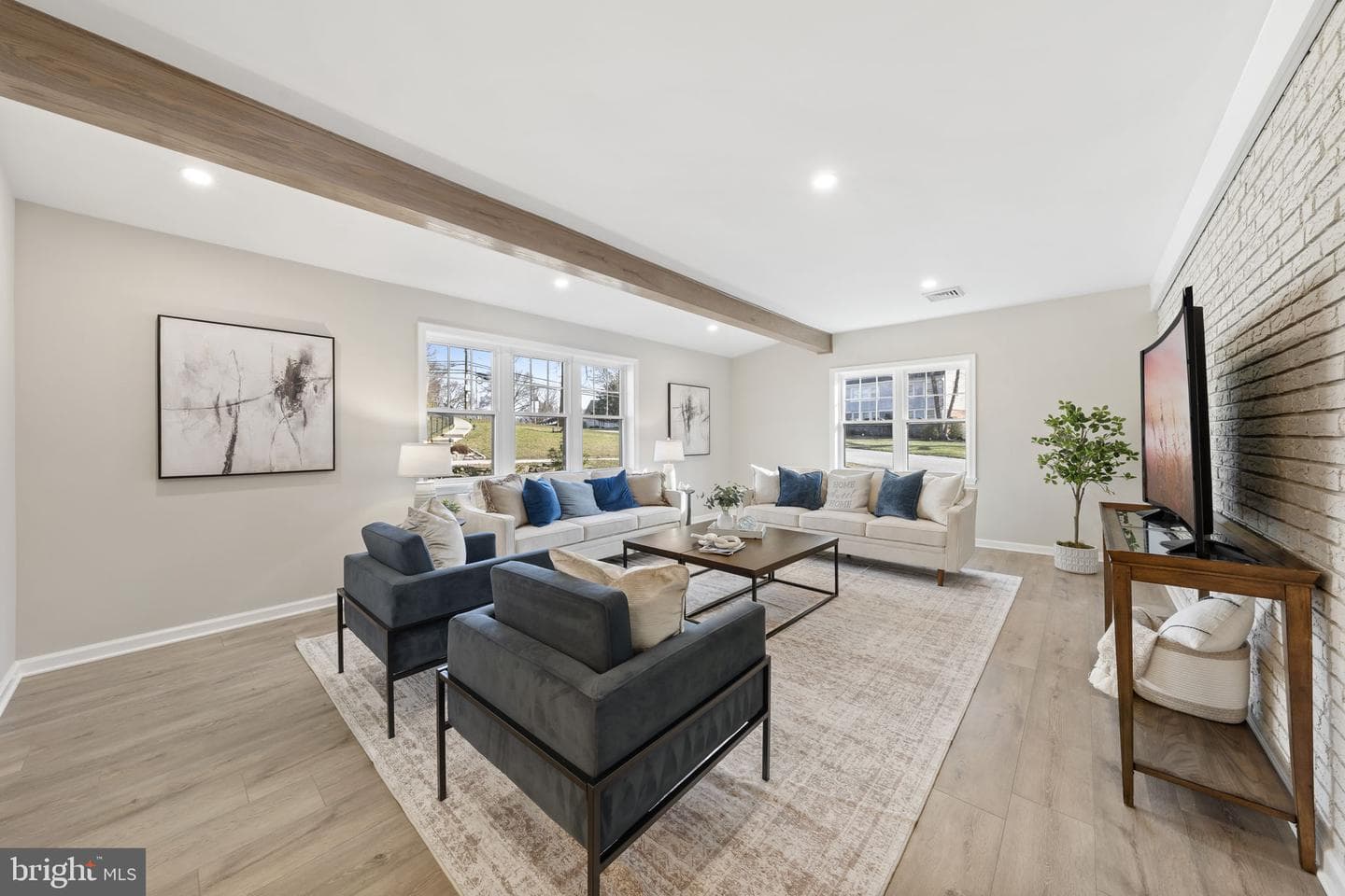 499 Collins Drive photo 38