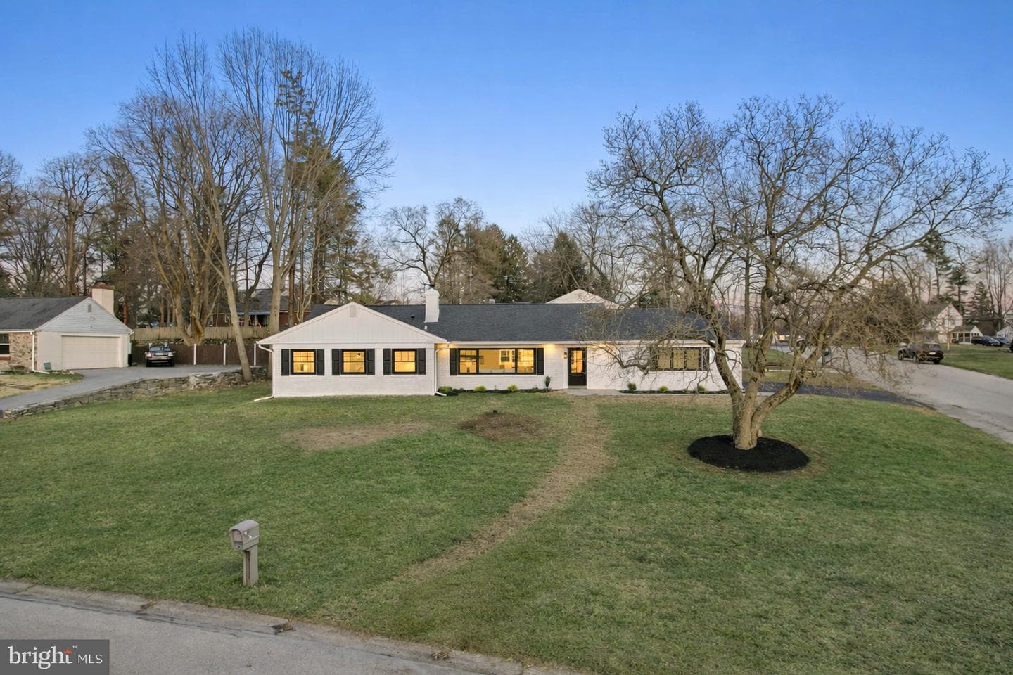 499 Collins Drive photo 87