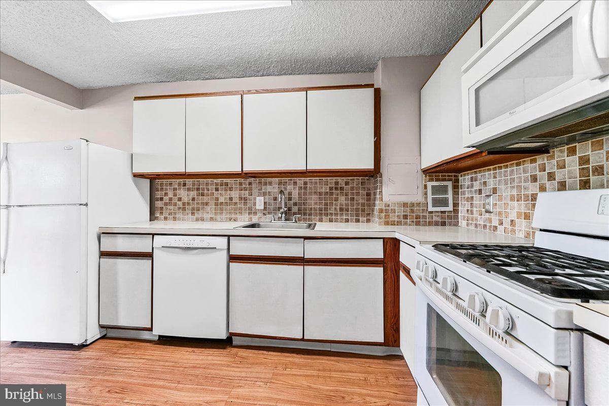 1030 E Lancaster Avenue #431 photo 11