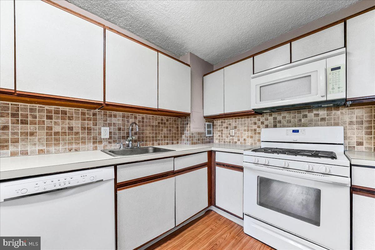 1030 E Lancaster Avenue #431 photo 13