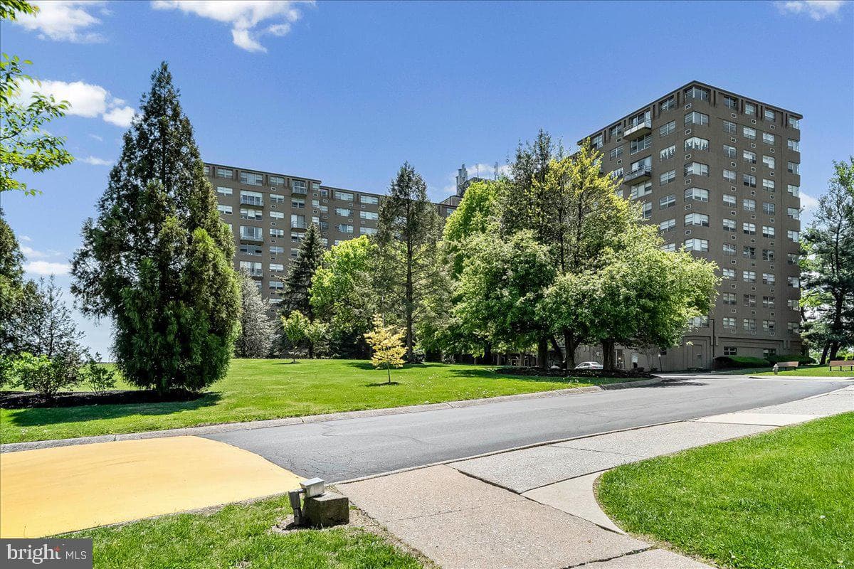 1030 E Lancaster Avenue #431 photo 29