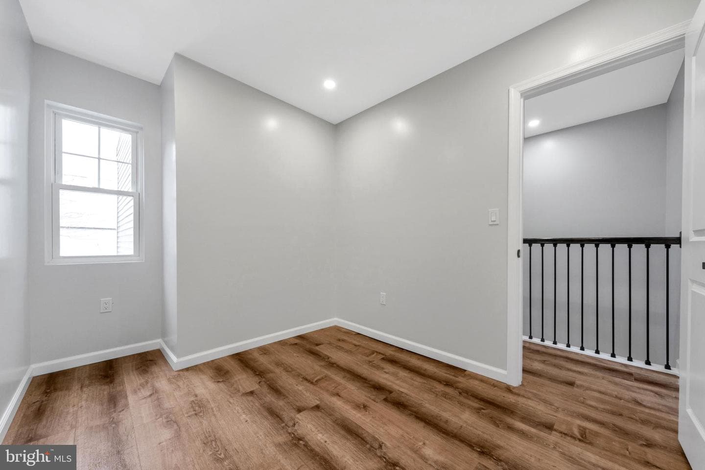 1119 Thomas Street photo 10