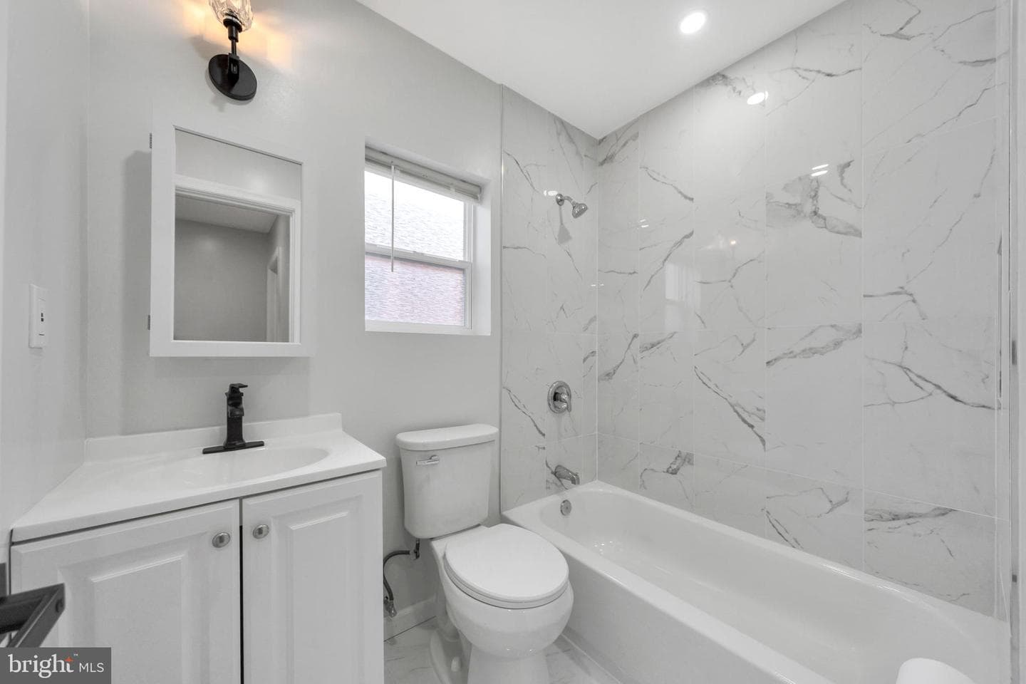 1119 Thomas Street photo 12