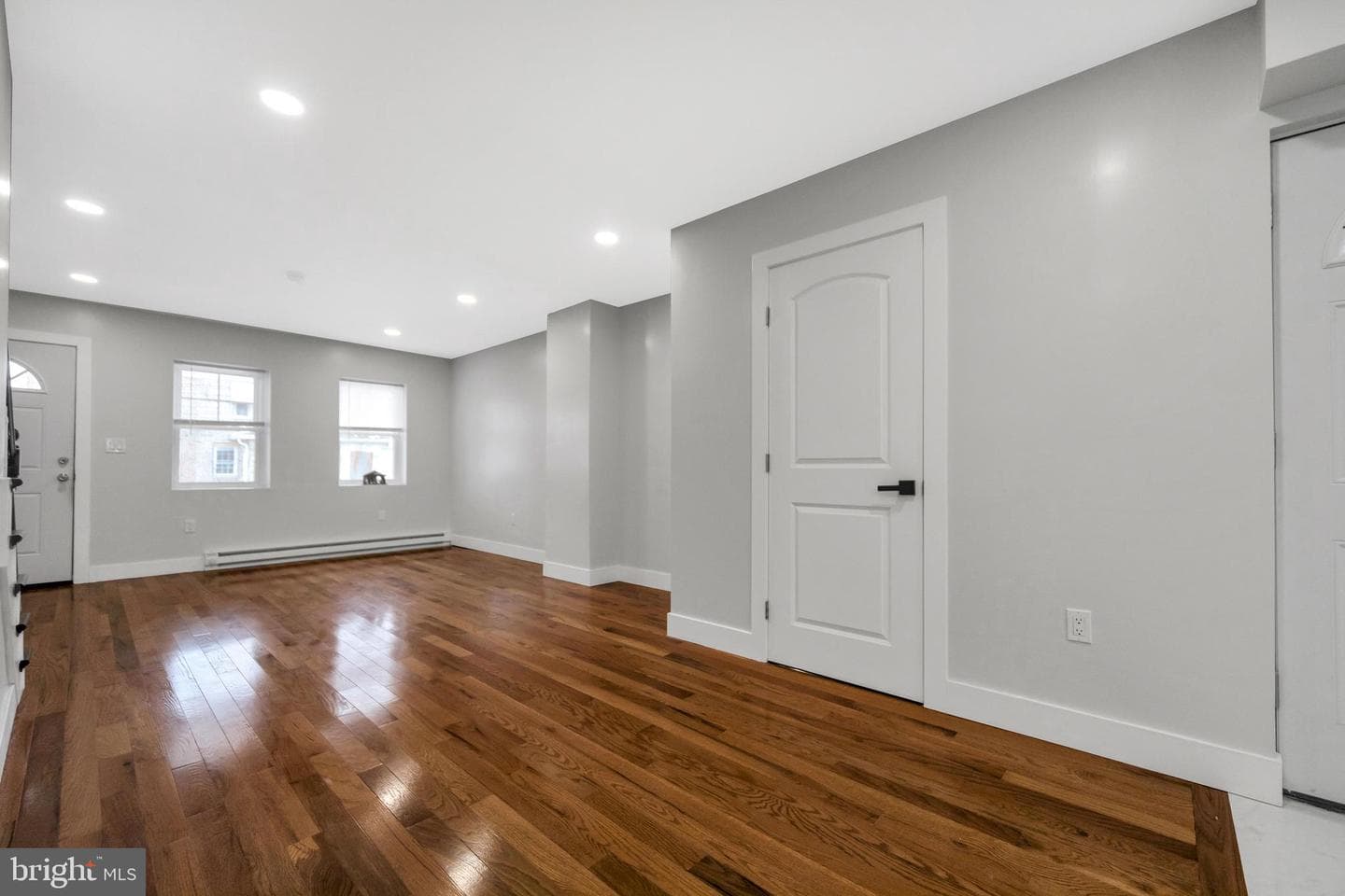 1119 Thomas Street photo 3