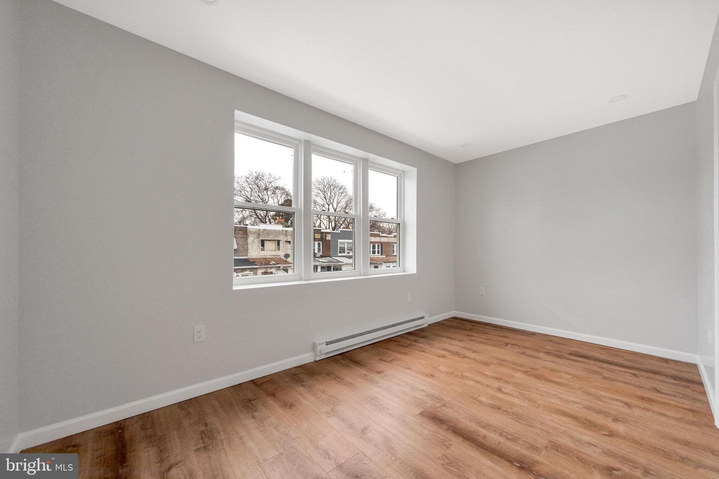 1119 Thomas Street photo 8