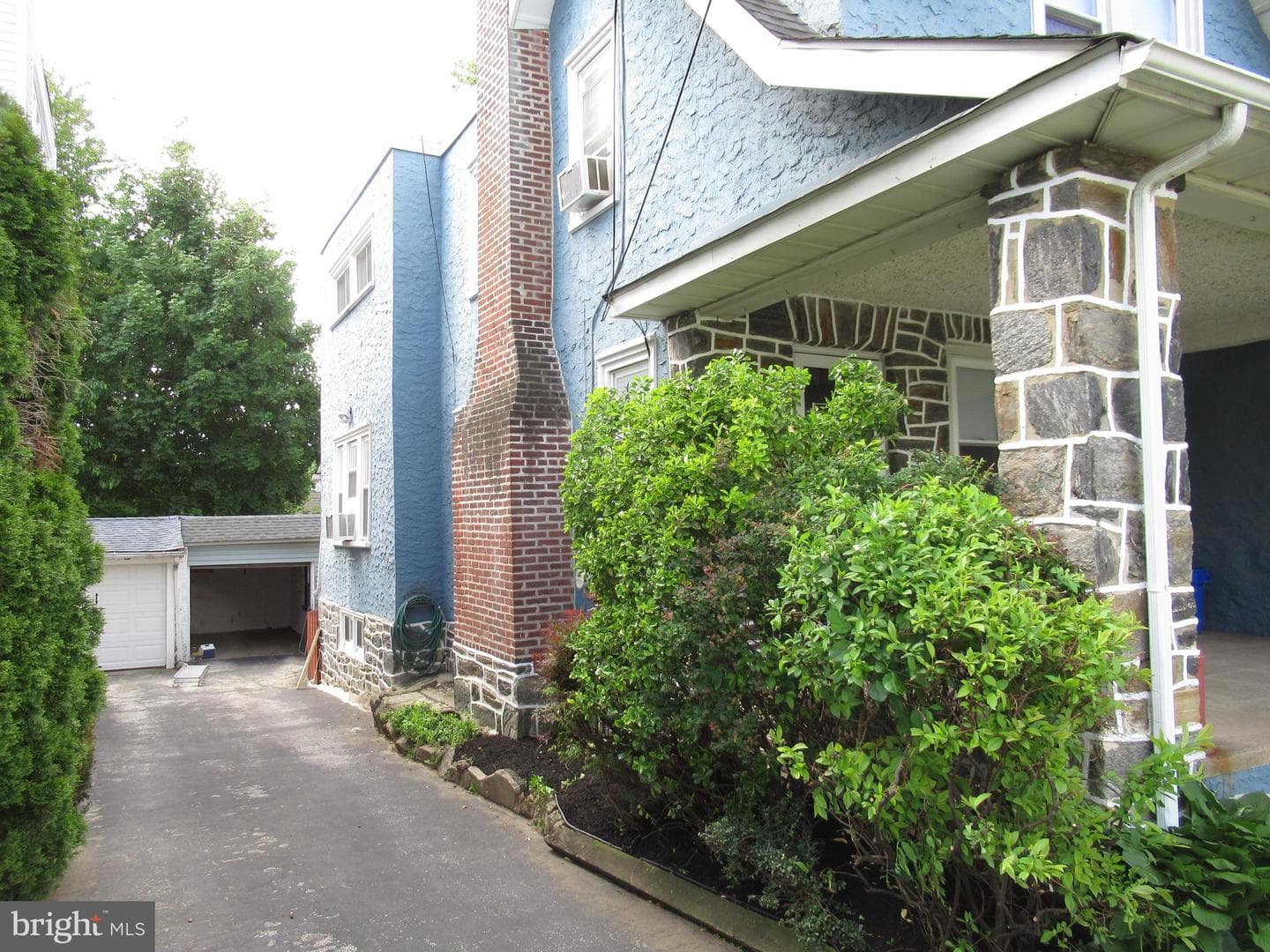3832 Crest Road photo 2