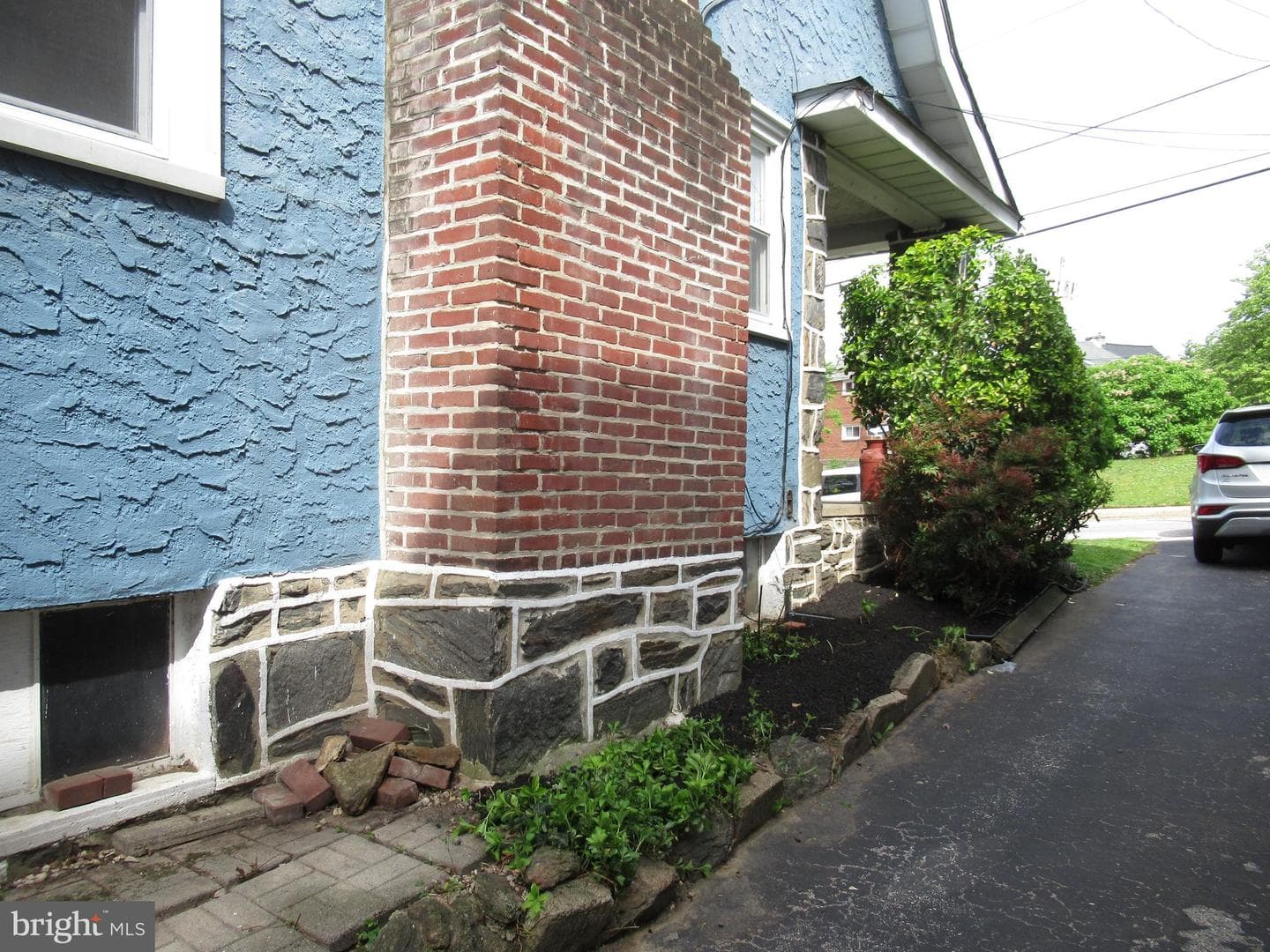 3832 Crest Road photo 3