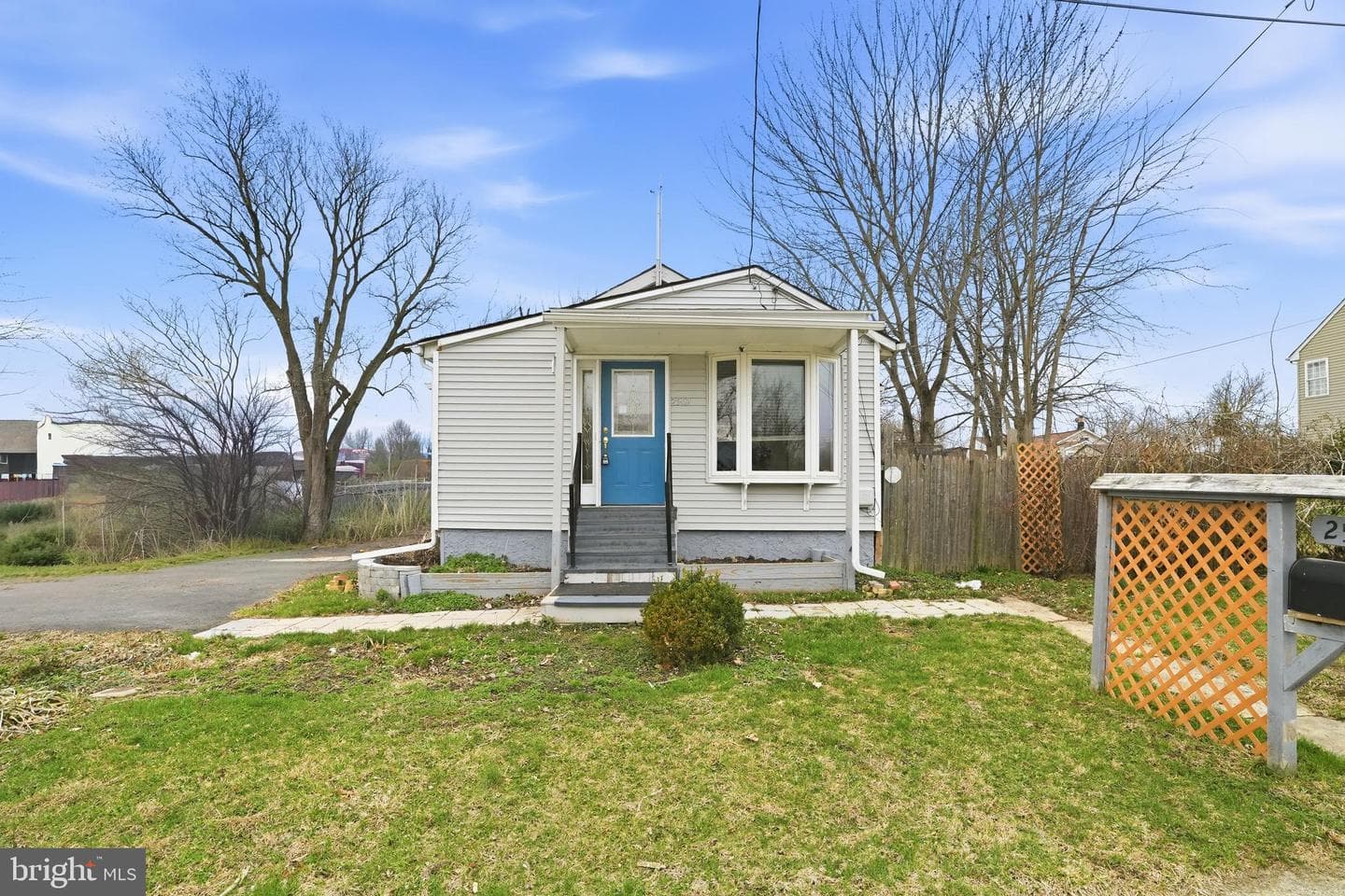2502 Williams Ave photo 3