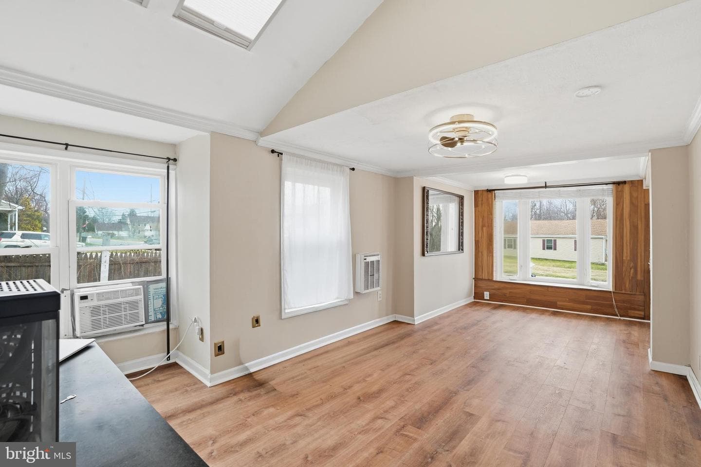 2502 Williams Ave photo 8