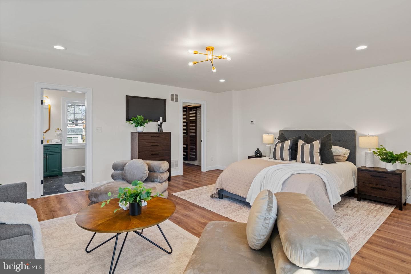 1439 Dorchester Road photo 30