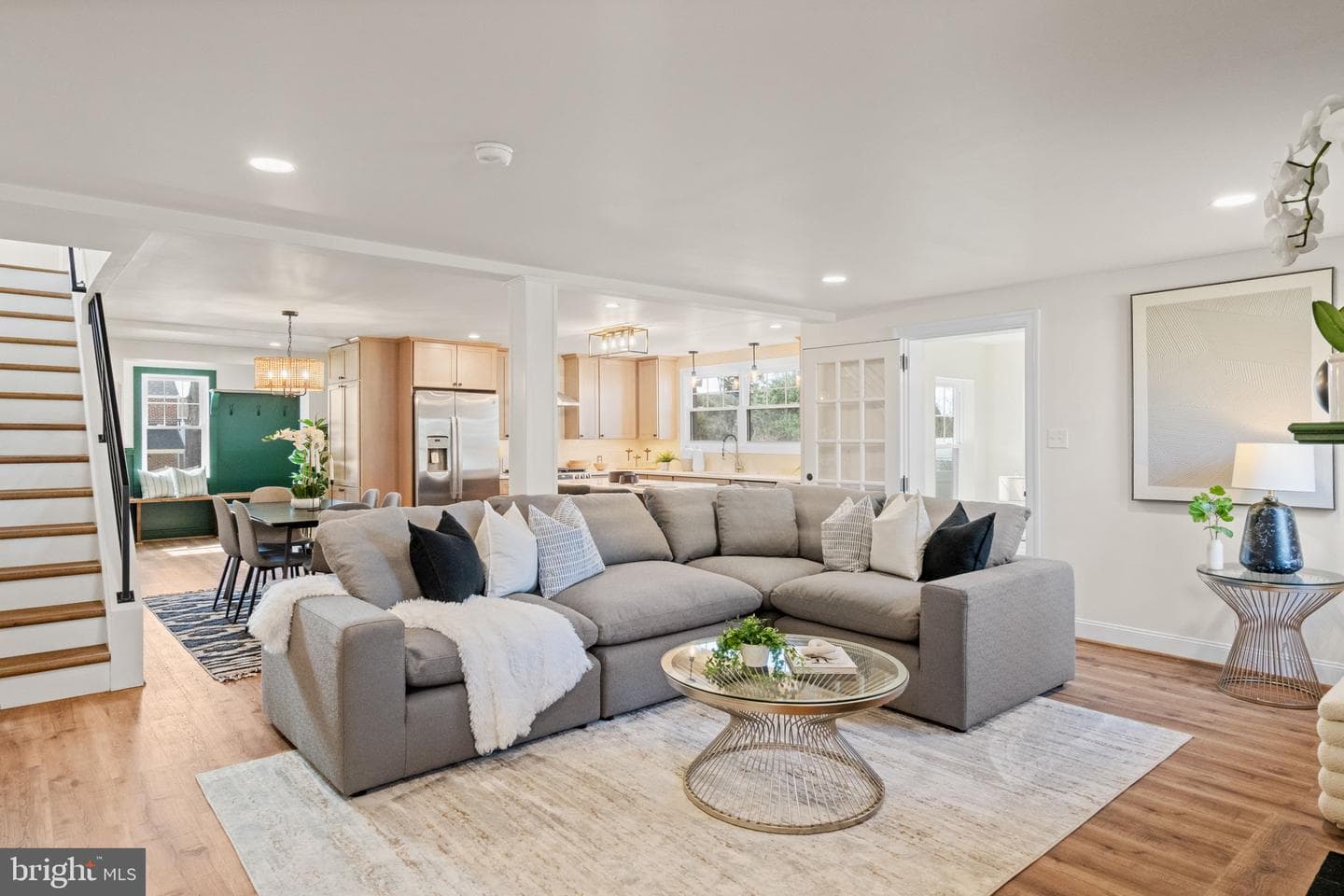 1439 Dorchester Road photo 4