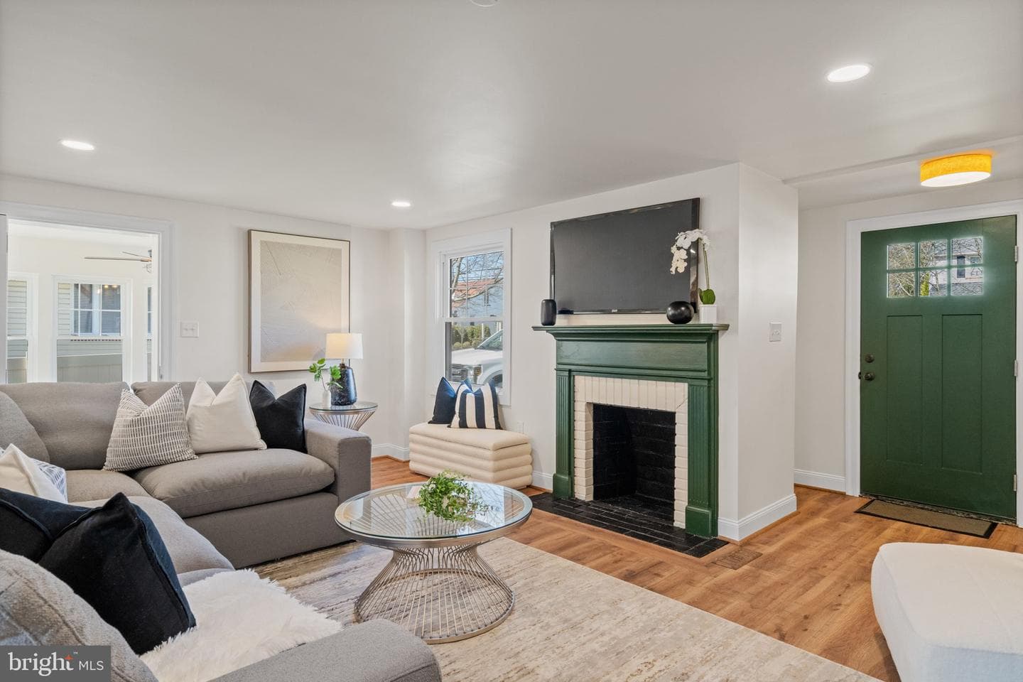 1439 Dorchester Road photo 5