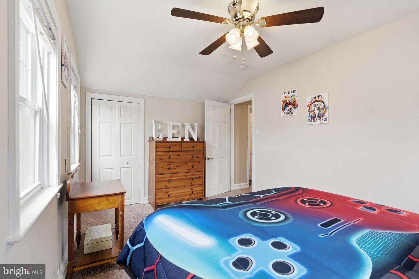 920 Blythe Avenue photo 28
