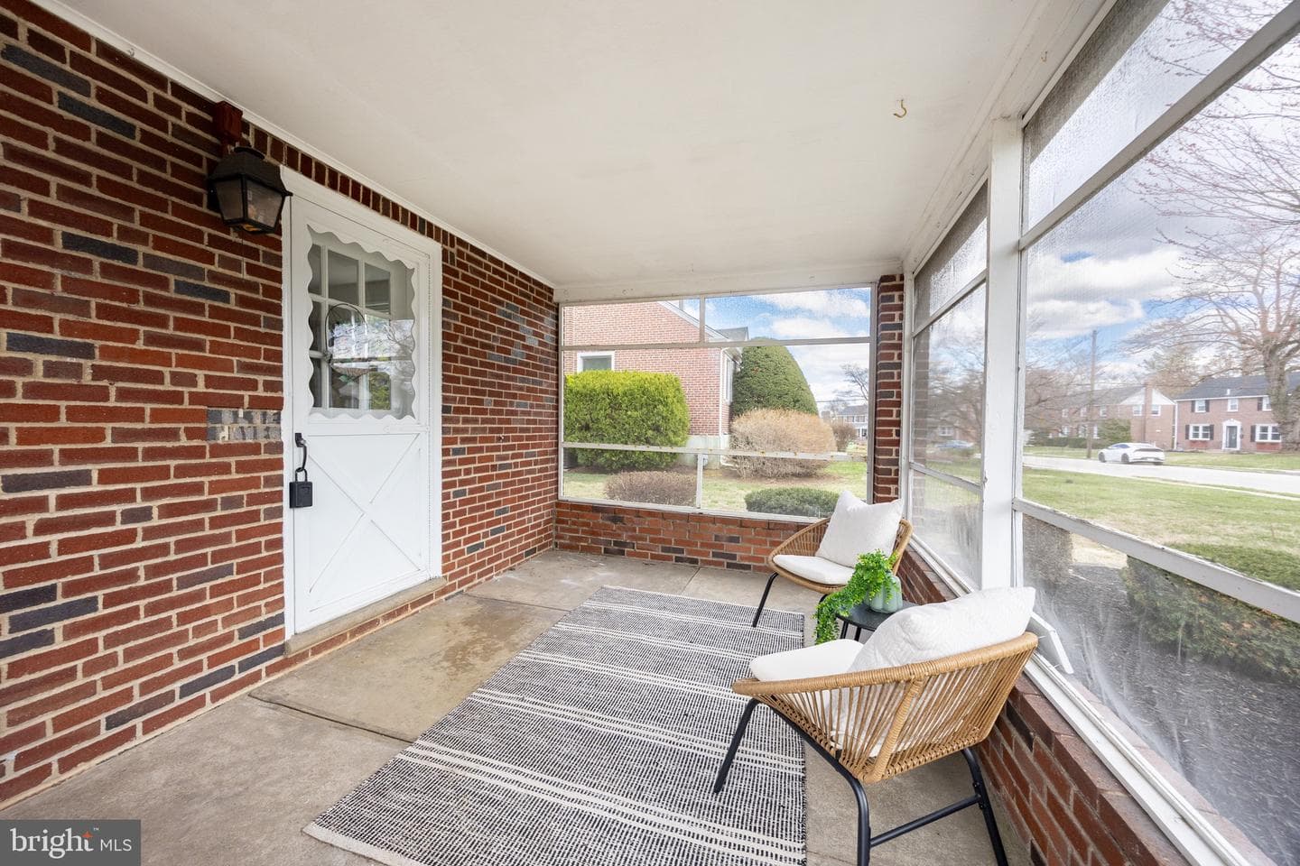 465 Hawarden Road photo 32