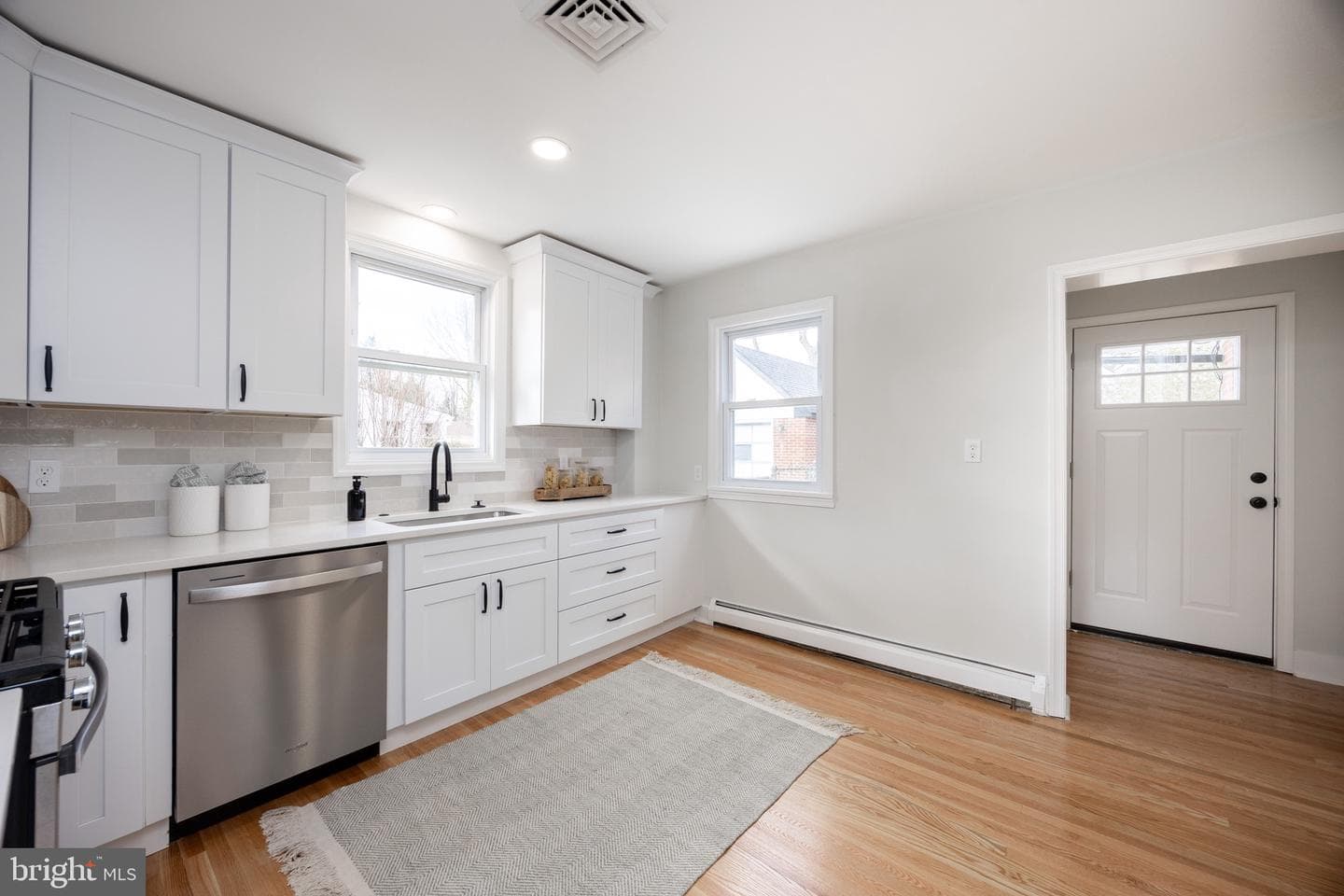 465 Hawarden Road photo 5