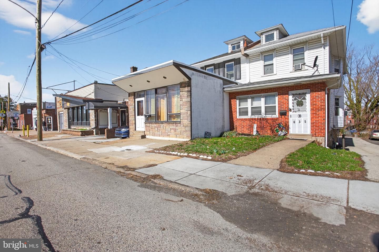 637 Chester Pike, Prospect Park
