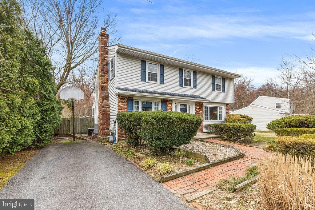 121 Jennifer Way photo 36