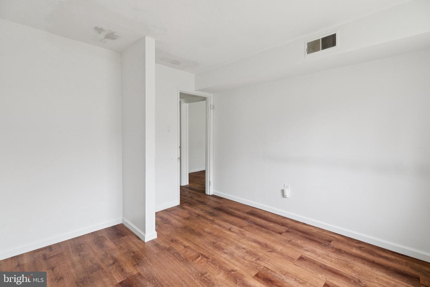 207 Painters Crossing photo 28