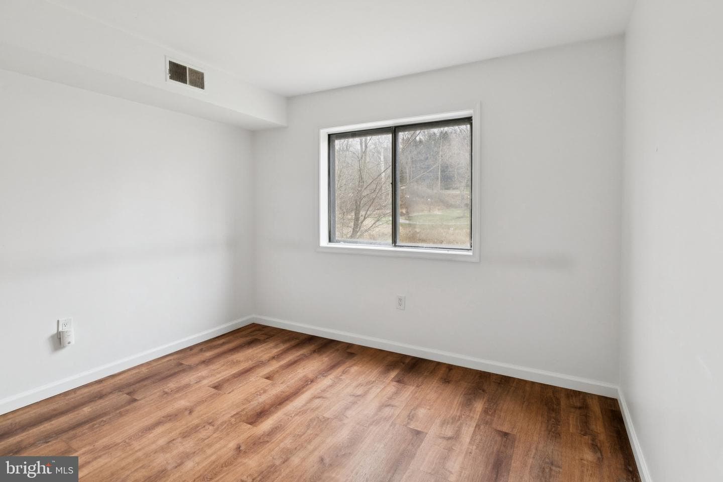 207 Painters Crossing photo 29