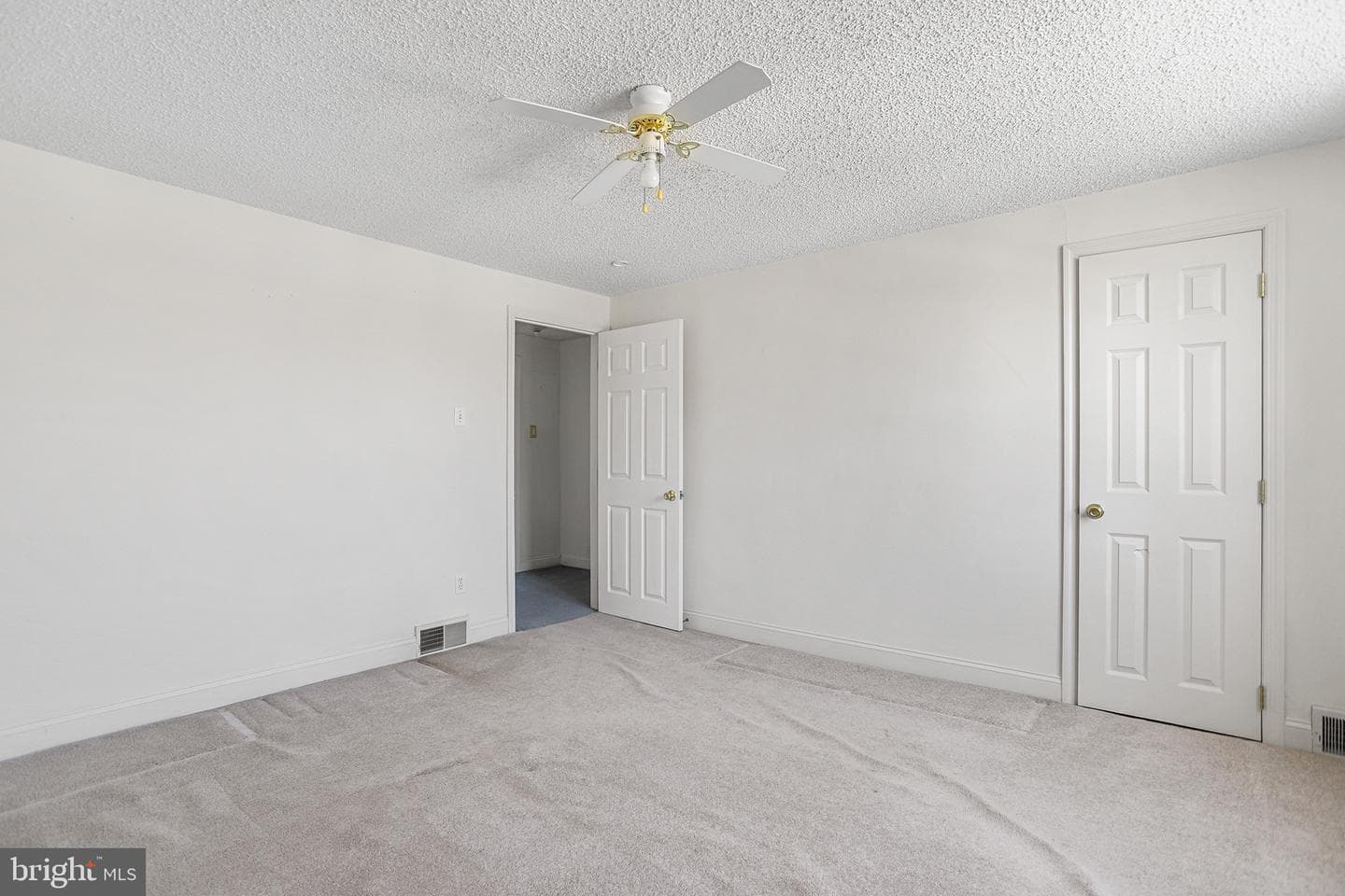 1032 Brookwood Lane photo 11