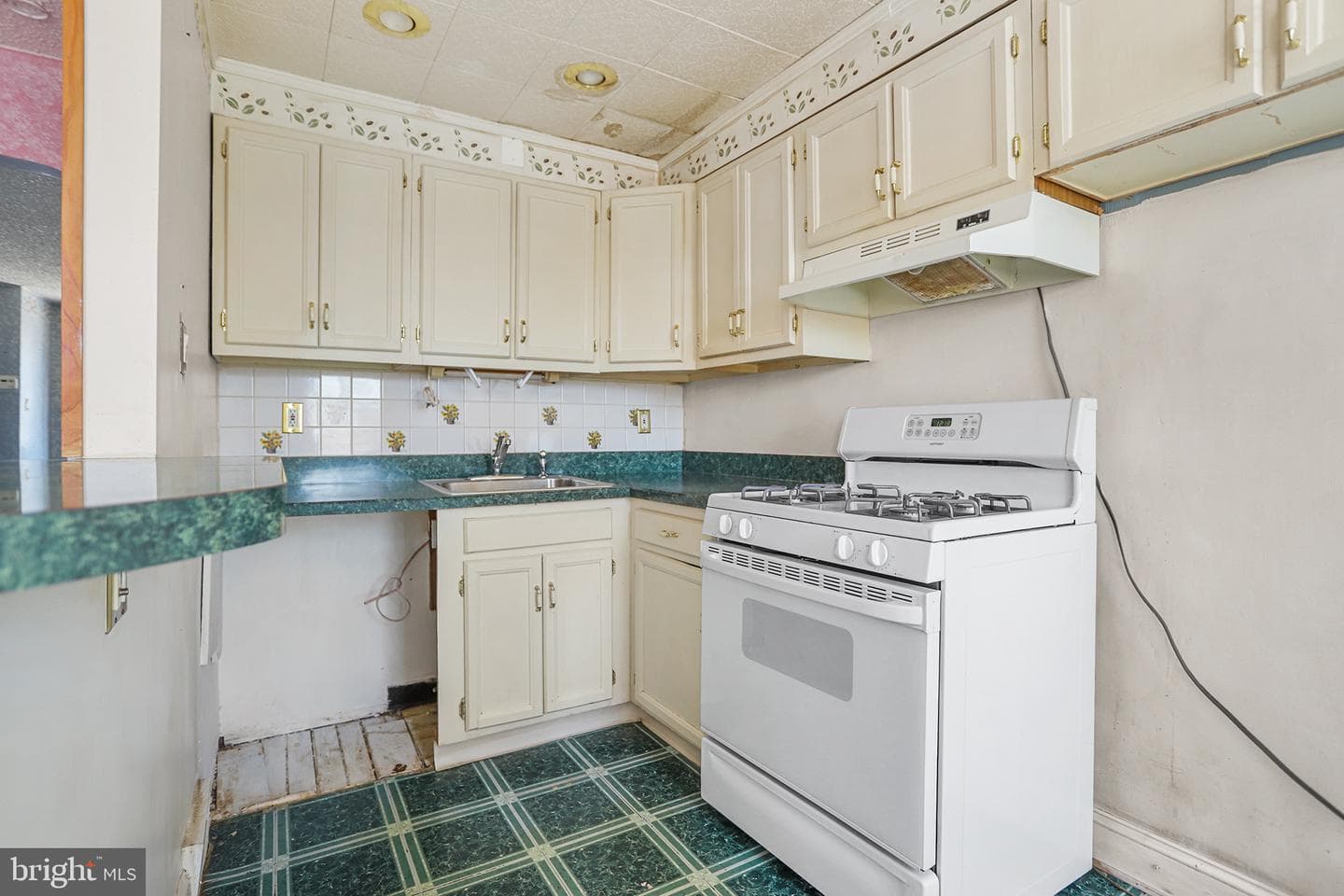1032 Brookwood Lane photo 9