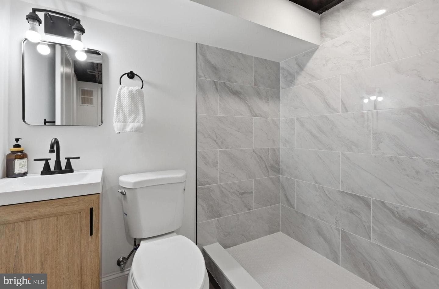 334 Mulberry Street photo 23